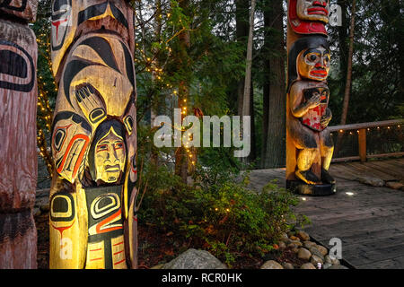 Totempfähle, Capilano Suspension Bridge Park, North Vancouver, British Columbia, Kanada Stockfoto