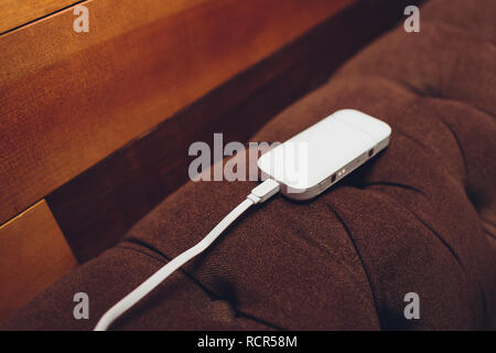 Neueste elektronische Zigaretten, Tabak system IQOS, rauchen. Stockfoto