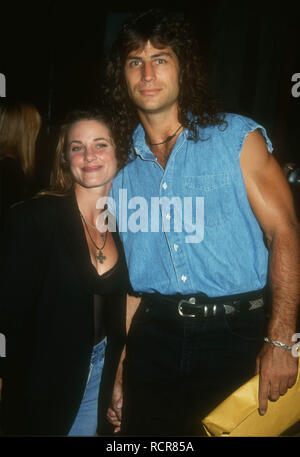 HOLLYWOOD, CA - 8. SEPTEMBER: Die Gäste nehmen an Warner Bros. Pictures' 'True Romance' Premiere am 8. September 1993 im Mann's Chinese Theatre in Hollywood, Kalifornien. Foto von Barry King/Alamy Stock Foto Stockfoto