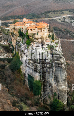 Kloster Varlaam auf den riesigen Felsen, Kalampáka, Meteore, Trikala, Thessalien, Griechenland Stockfoto