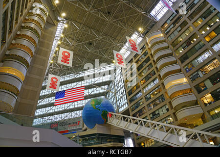 ATLANTA, GA - Blick auf das CNN Center, der Welt Sitz der CNN News Network in der Innenstadt von Atlanta, Georgia. Stockfoto