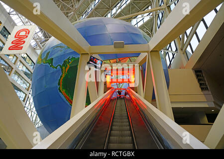ATLANTA, GA - Blick auf das CNN Center, der Welt Sitz der CNN News Network in der Innenstadt von Atlanta, Georgia. Stockfoto