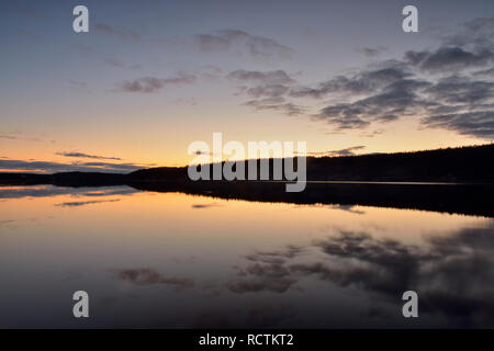 Abend Himmel in Madeleine, Madeleine See Territorial Park, Yellowknife, Nordwest-Territorien, Kanada wider Stockfoto