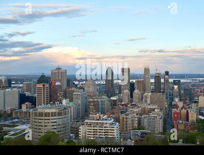 MONTREAL, KANADA - 27. MAI 2016: Malerische Aussicht auf Frühling Ausfallzeiten Montreal. Stockfoto