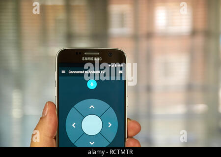 MONTREAL, KANADA - 23. JUNI 2016: Google Android Remote Control Anwendung auf Samsung S7-Bildschirm. Stockfoto