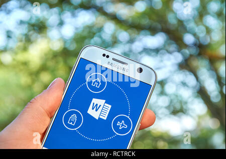 MONTREAL, KANADA - 23. MAI 2016 - Microsoft Office 365 Wort Anwendung auf Samsung S7. Stockfoto