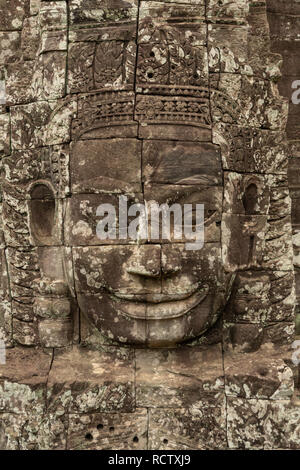 Fries von Buddha Gesicht in Bayon Ruinen Stockfoto