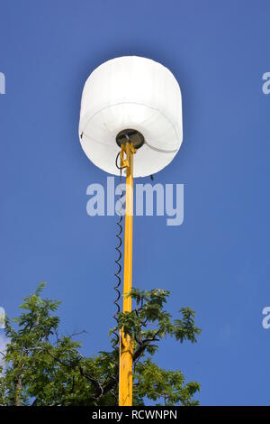 Ballon leuchtet (auch als Beleuchtung Luftballons) sind eine spezielle Art der Leuchte in erster Linie für Beleuchtung in der Filmindustrie verwendet, Nacht h Stockfoto