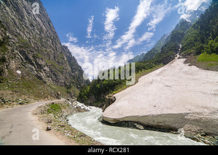 Himalaya Landschaft auf Srinagar - Kargil Straße im Staat Jammu und Kaschmir, Indien. Stockfoto