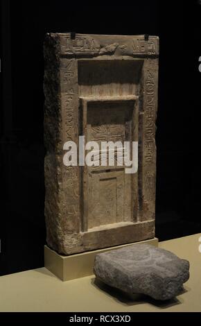 Estela De falsa Puerta de Khetyuah. 2100-1940 ein. C Primer Intermedio-Principios Periodo del imperio Medio. Piedra caliza. Necrópolis de Heracleópolis Magna (Ehnasya el-Medina). Museo Arqueológico Nacional. Madrid. España. Stockfoto