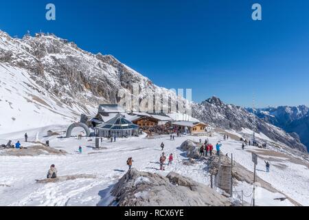 Gletscher restaurant Sonnalpin, Zugspitzplatt, Zugspitze, Garmisch-Partenkirchen, Wettersteingebirge, Alpen, Oberbayern, Bayern Stockfoto
