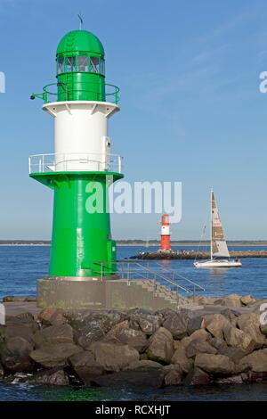 Leuchttürme, Mündung der Warnow, Warnemünde Sea Resort, Mecklenburg-Vorpommern Stockfoto