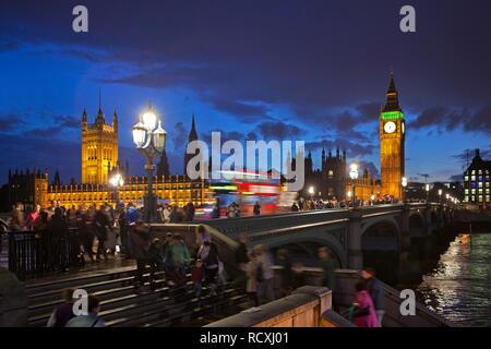 Houses of Parliament und Big Ben in der Dämmerung, London, England, Vereinigtes Königreich, Europa Stockfoto