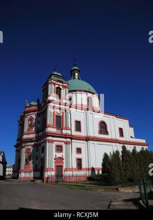Dominikanische Kloster mit dem St Lawrence Klosterkirche erbaut von Johann Lucas von Hildebrandt, Jablonne v Podjestedi Stockfoto