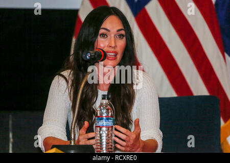 Megan Fox besucht Truppen im United States Army Garrison Yongsan in Seoul Jan. 9. Stockfoto