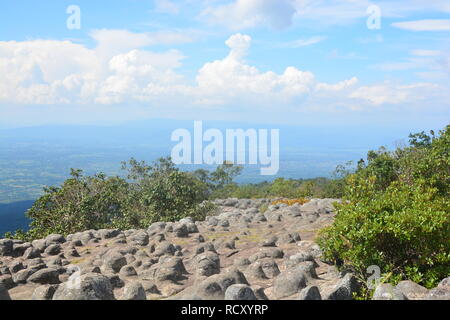 Lan hin Pum Pum [Knötchen Rock Feld] im Phu Hin Rong Kla Nationalparks in Thailand. Stockfoto