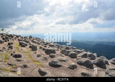 Lan hin Pum Pum [Knötchen Rock Feld] im Phu Hin Rong Kla Nationalparks in Thailand. Stockfoto