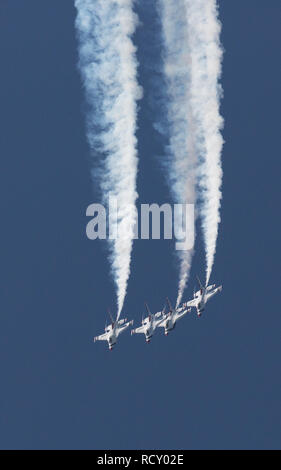 Thunderbirds die US Luft Kraft Leistung Bildung Team unter der General Dynamics F-16 Fighting Falcon in Selfridge air show ANG Stockfoto