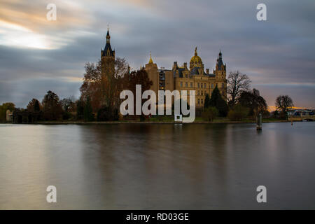 Abend im Schweriner Schloss, Langzeitbelichtung Stockfoto