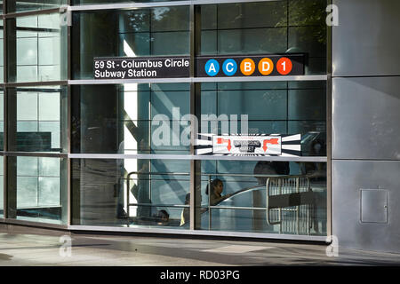 New York, USA - 29. Juni 2018: Eintritt in die 59 Street Columbus Circle U-Bahn Station. Stockfoto