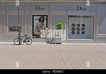 Wien, ÖSTERREICH - Juni 6, 2016: Fassade von Christian Dior Flagship Store in der Straße von Wien vom 6. Juni 2016. Christian Dior ist eine weltberühmte Fren Stockfoto