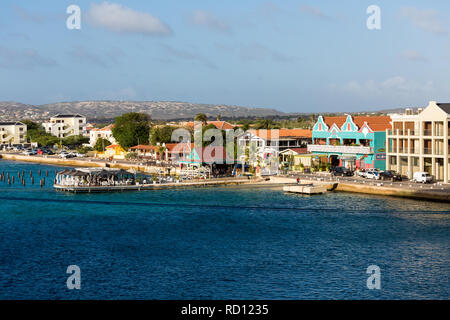 KRALENDIJK, Bonaire - Dezember 18, 2015: Südlich des Hurrikan Riemen und aufgrund der konstanten Wind, Temperaturen und wenig Regen, Bonaire ist Stockfoto