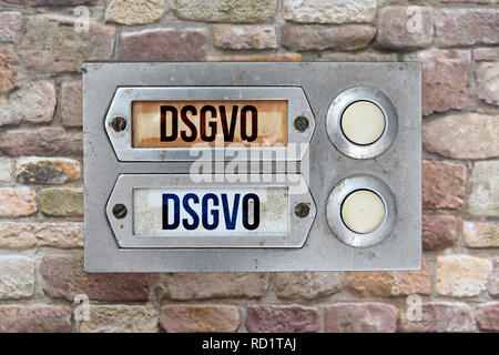 Bell mit Label DSGVO, Klingelschild mit Aufschrift DSGVO Stockfoto