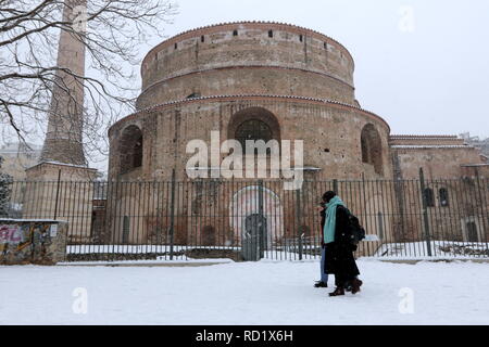 Rotunde, in 306 N.CHR. von den Römern erbaut, eine der ältesten religiösen Stätten in der nordgriechischen Hafenstadt Thessaloniki. Stockfoto