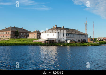 Schmiede am Ufer des Heiligen Sees. Russland, Region Archangelsk, Bezirk Primorski, Solovetsky Dorf Stockfoto