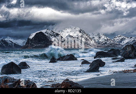 Wintersturm nähern, Lofoten, Nordland, Norwegen Stockfoto