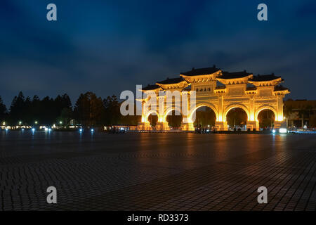 Liberty Square Main Gate Arch in Chiang Kai-shek Memorial Square, Taipei, Taiwan. Stockfoto