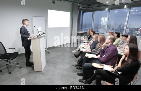 Unternehmer führt Schulungen für das Business Team Stockfoto
