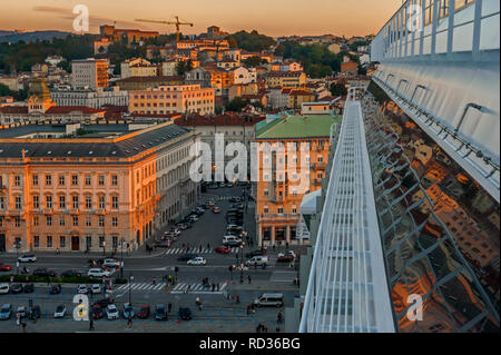 Triest Italien City Blick Hafen Sonnenuntergang Stockfoto