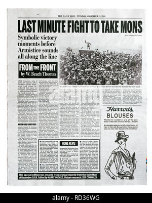 Die Rückseite einer Reproduktion Daily Mail vom 12. November 1918 mit der Schlagzeile Last Minute Kampf Mons zu nehmen Stockfoto