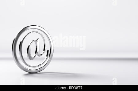 3D-Darstellung eines e-Symbol über grauen Hintergrund. Internet Service Konzept. Stockfoto