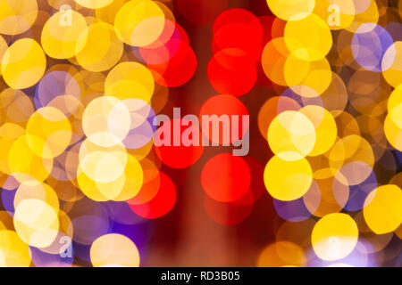 Rot und Gelb glitter vintage Lichter, defokussierten Hintergrund Stockfoto