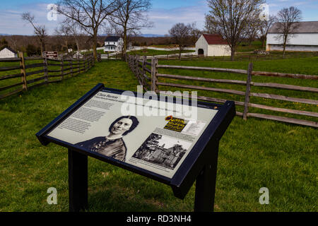 Sharpsburg, MD, Vereinigte Staaten - 10 April, 2016: Das Schlachtfeld Informationen Führer erklären Clara Barton's Service während der Schlacht von Antietam. Stockfoto