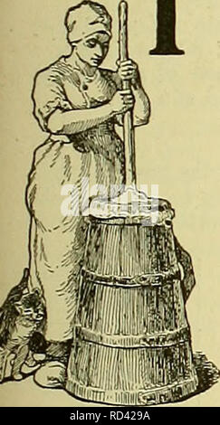 . Cyclopedia von Nutztieren. Heimische Tiere und Waren tierischen Ursprungs. Milchprodukte 175 von Häuten und die Herstellung von Schuhen, die von den Reisen oder das Dorf Schuster, und die Spinnen der Wolle und das Weben von Stoff. Der Tag der homespun bestanden hat, und eine neue wirtschaftliche und soziale Ordnung hat. Herstellung hat weiter und weiter aus dem Ort der Erzeugung der Rohstoffe gegangen. Es ist wahrscheinlich, dass wir eine Bewegung in einigen der Herstellung von Milcherzeugnissen sehen werden. Wir hoffen, auf alle Fälle, für die Rückkehr der Home - Vorbereiten von Fleisch, mit Verbesserungen auf dem alten Praktiken in t Stockfoto