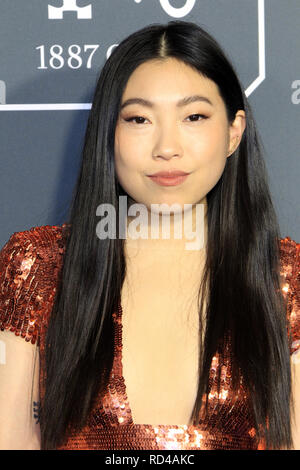 Santa Monica, CA, USA. 13 Jan, 2019. LOS ANGELES - Jan 13: Awkwafina bei den Critics Choice Awards im Barker Hangar am 13 Januar, 2019 in Santa Monica, CA Credit: Kay Blake/ZUMA Draht/Alamy leben Nachrichten Stockfoto