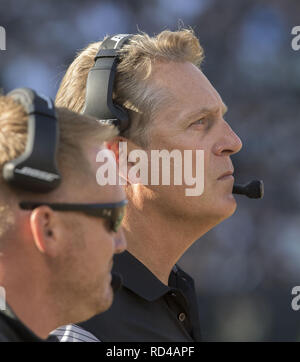 Oakland, Kalifornien, USA. 27 Aug, 2016. Oakland Raider Head Coach Jack Del Rio am Samstag, 27. August 2016 an O. co Coliseum in Oakland, Kalifornien. Die Titanen besiegt die Räuber 27-14 in einem preseason Spiel. Credit: Al Golub/ZUMA Draht/Alamy leben Nachrichten Stockfoto