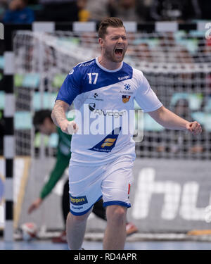 16 Januar 2019, Bayern, München: Handball: Wm, Japan - Island, Vorrunde, Gruppe B, 4. Spieltag in der Olympiahalle. Arnor Gunnarsson Islands Beifall für ein Ziel. Foto: Sven Hoppe/dpa Stockfoto