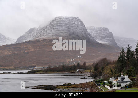 Kishorn, Schottland. 16. Januar, 2019. Dies ist kishorn in der North West Highlands von Schottland am späten Nachmittag des Mittwoch, 16. Januar 2019. Es regnete auf den unteren Boden, Schnee fiel auf den Bergen. Credit: JASPERIMAGE/Alamy leben Nachrichten Stockfoto