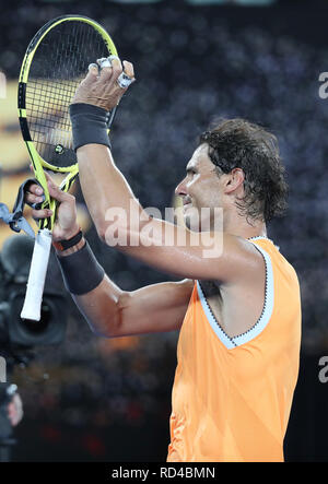 Melbourne, Australien. 16 Jan, 2019. Rafael Nadal von Spanien feiert nach den Herren singles zweite runde Spiel gegen Matthew Ebden von Australien der Australian Open in Melbourne, Australien, Jan. 16, 2019. Credit: Bai Xuefei/Xinhua/Alamy leben Nachrichten Stockfoto