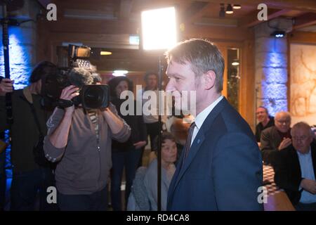 Dohma, Deutschland. 16 Jan, 2019. Andre Poggenburg, der ehemalige Landesvorsitzende der AfD in Sachsen-Anhalt, kommt zum Neuen Jahr Rezeption seiner neuen Partei AdP (Aufbruch deutscher Patrioten). Das AdP ist eine Umgruppierung der Mitglieder, die AfD verlassen haben. Credit: Sebastian Kahnert/dpa-Zentralbild/dpa/Alamy leben Nachrichten Stockfoto