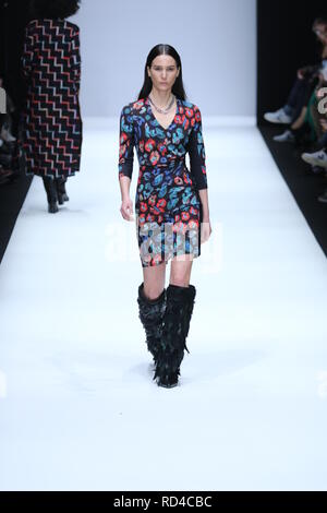 Berlin, Deutschland, 16. Januar 2019, RIANI Fashion Show bei der Mercedes-Benz Fashion Week (Mbfw) Herbst/Winter 2019 im eWerk Berlin in Berlin-Mitte. Bild: Sao Struck/Alamy leben Nachrichten Stockfoto