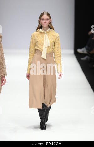 Berlin, Deutschland, 16. Januar 2019, RIANI Fashion Show bei der Mercedes-Benz Fashion Week (Mbfw) Herbst/Winter 2019 im eWerk Berlin in Berlin-Mitte. Bild: Sao Struck/Alamy leben Nachrichten Stockfoto