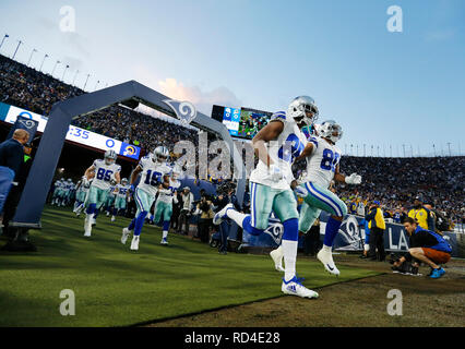 Januar 12, 2019 Dallas Cowboys laufen auf das Feld vor der NFC Divisional Round Playoff Spiel zwischen den Los Angeles Rams und den Dallas Cowboys an der Los Angeles Coliseum in Los Angeles, Kalifornien. Charles Baus/CSM. Stockfoto