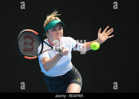 Melbourne, Australien. Januar 17, 2019: 6. Samen Elina Svitolina der Ukraine in Aktion in der zweiten Runde gegen Viktoria Kuzmova der Slowakei am 4. Tag der Australian Open 2019 Grand Slam Tennis Turnier in Svitolina gewonnen 64 61. Sydney Low/Cal Sport Media Credit: Cal Sport Media/Alamy leben Nachrichten Stockfoto