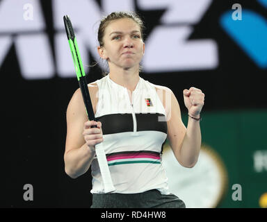 Melbourne Park, Melbourne, Australien. 17 Jan, 2019. Australian Open Tennis, Tag 4; Simona Halep von Rumänien feiert Sieg gegen Sofia Kenin der USA Credit: Aktion plus Sport/Alamy leben Nachrichten Stockfoto