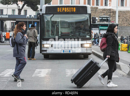 Foto LaPresse - Andrea Panegrossi 17/01/2019 - Roma, Italia. CRONACA Stazione Termini, sciopero dei mezzi pubblici Foto Andrea Panegrossi LaPresse - 17/01/2019 - Rom, Italien Termini Bahnhof, öffentliche Verkehrsmittel Streik Stockfoto